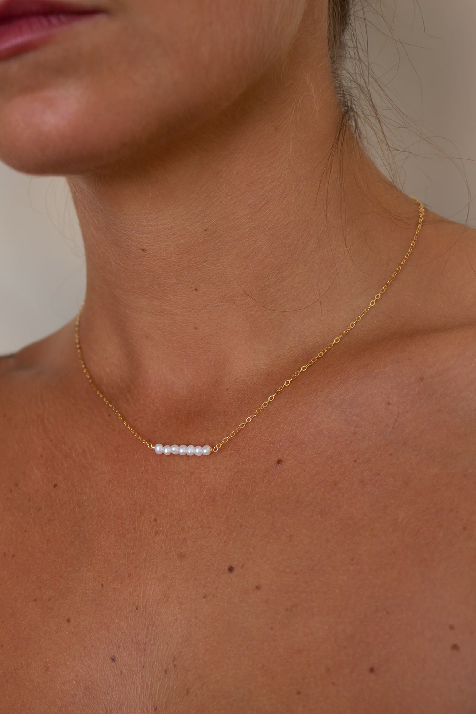 Pearl bar online necklace